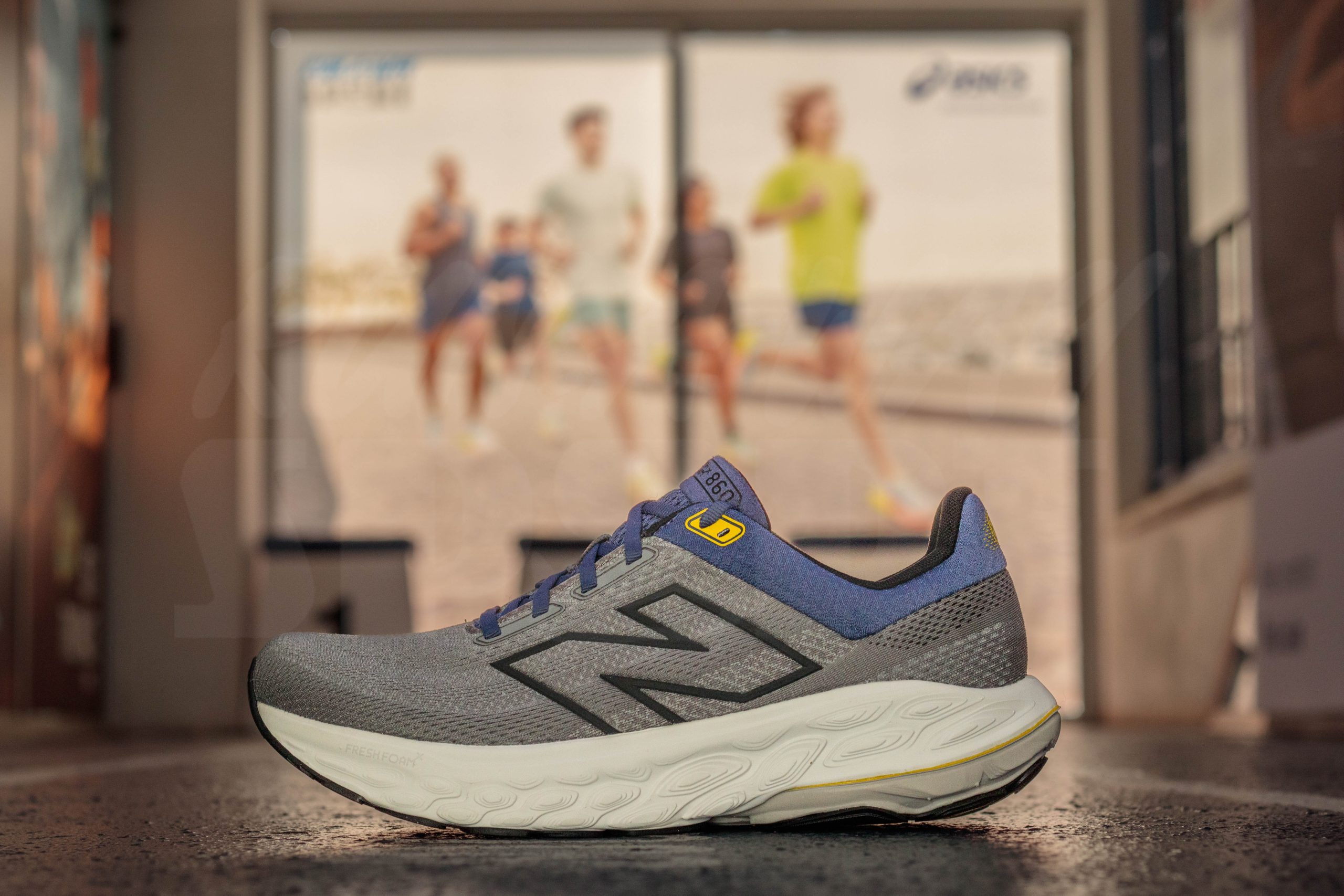 New Balance M860D14 (2E)