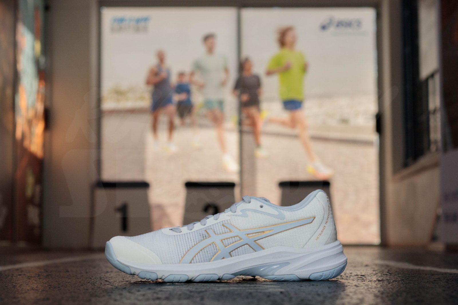 Asics NETBURNER PROFESSIONAL FF 4 (White/Blue Fade)