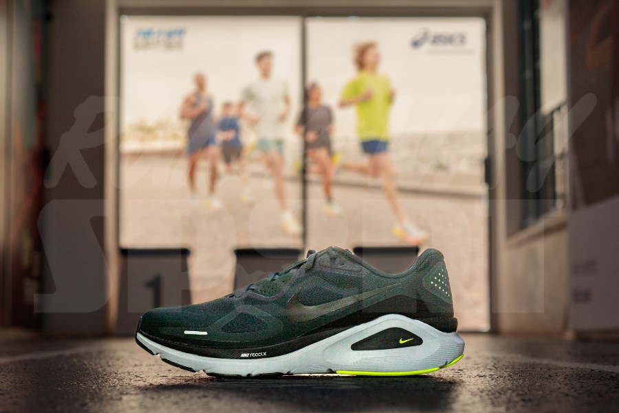 Nike Air Zoom Structure 26 Mens