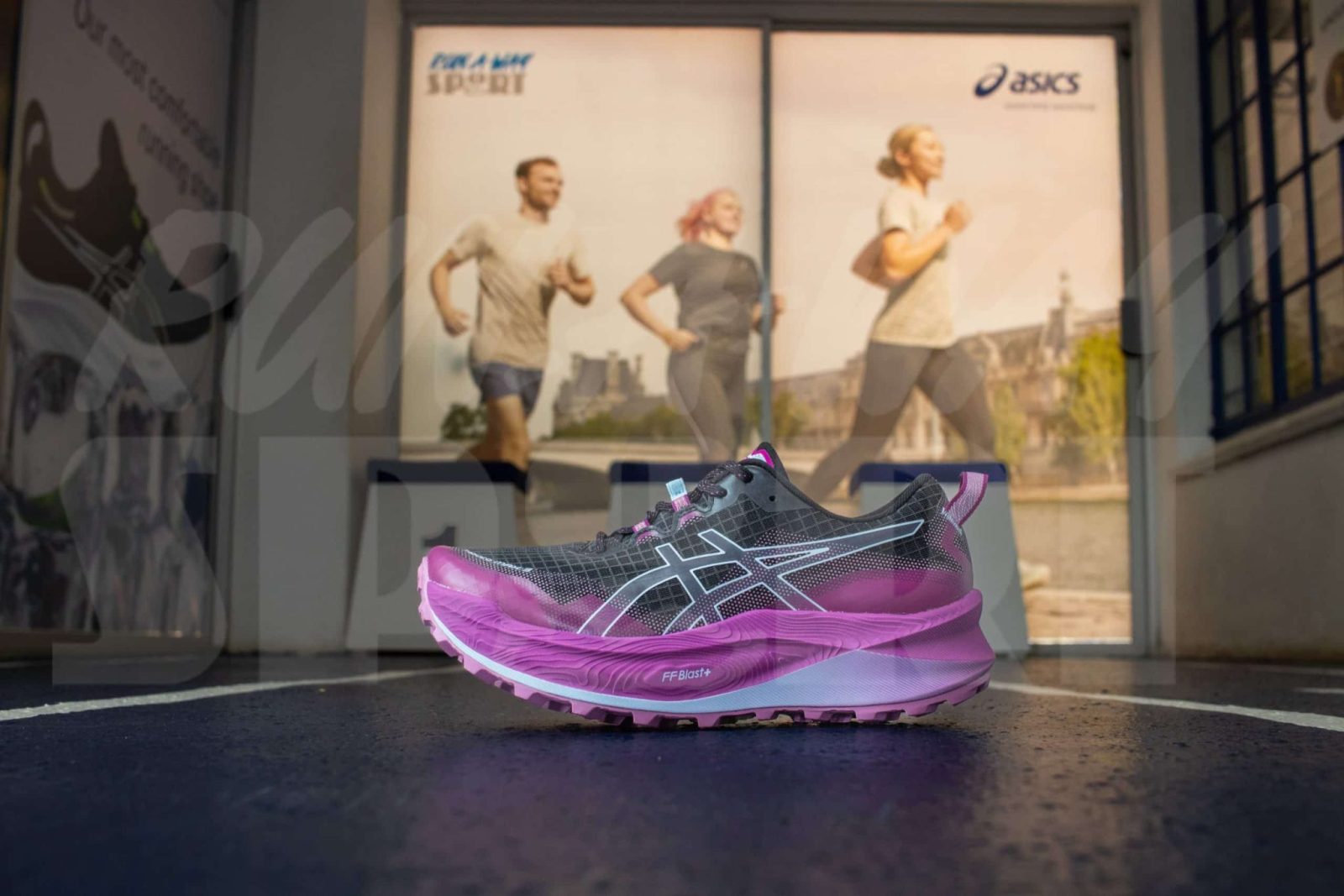 “Asics Trabuco Max V 3  Womens