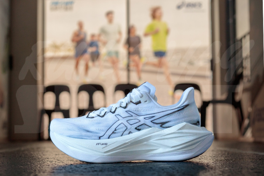 Asics Superblast V3 White/Black