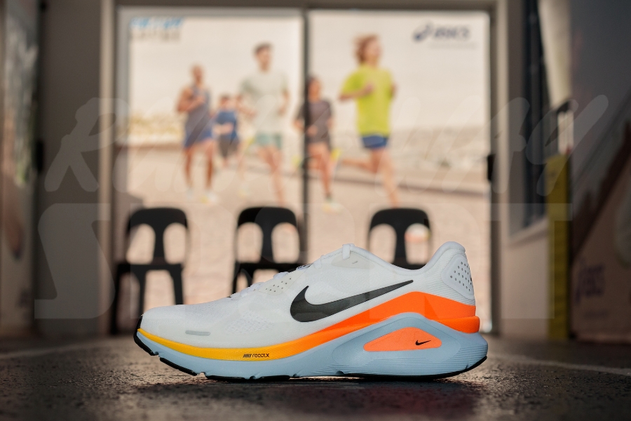 Nike Air Zoom Structure 26 Men (White/Black)