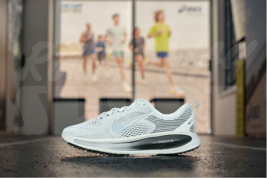 Nike Vomero 18 Kids (White/Silver)
