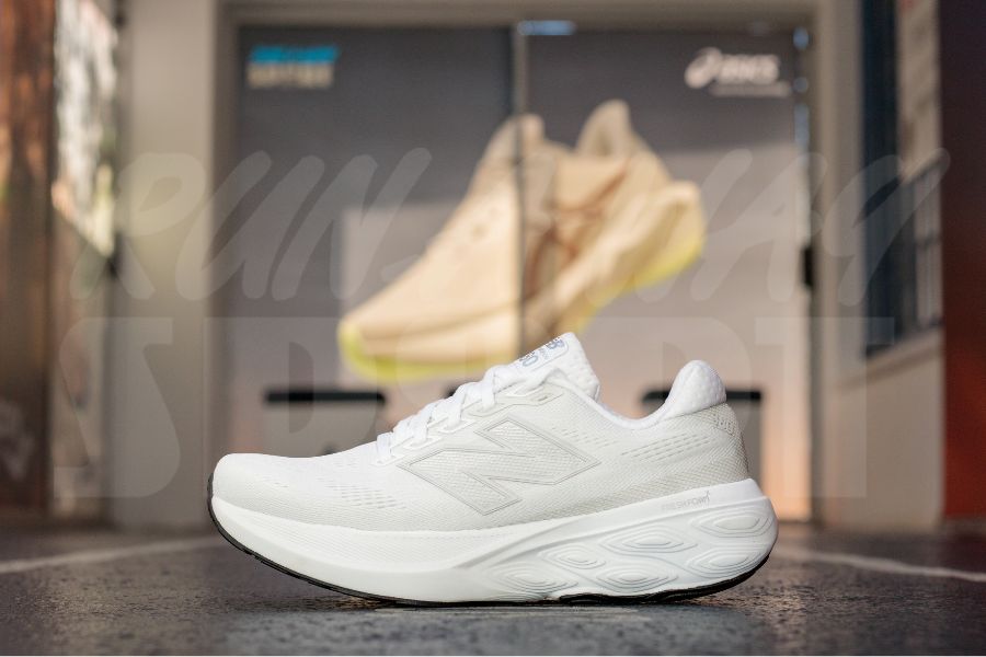 New Balance 880v15 Women (B)  White/Sea Salt/Black