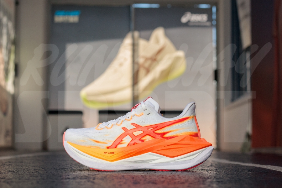 Asics Superblast V3  Rise & Shine