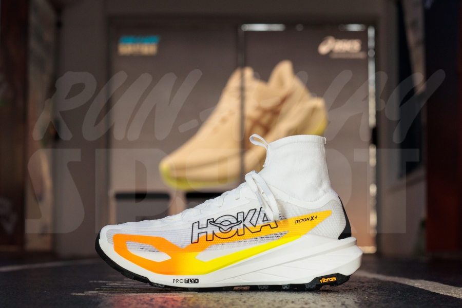 HOKA Tecton X 4